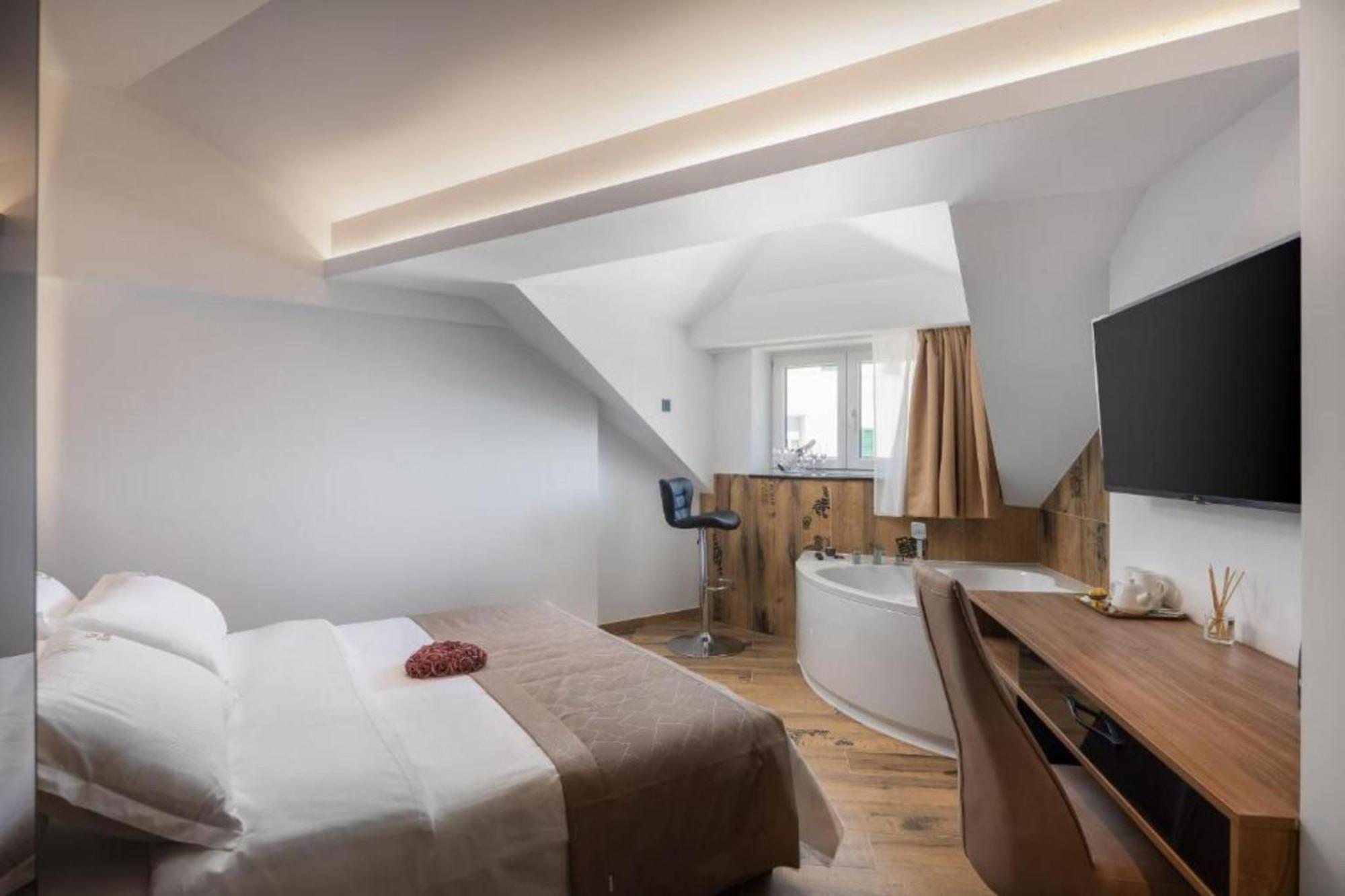 Top Rooms สปลิท ภายนอก รูปภาพ